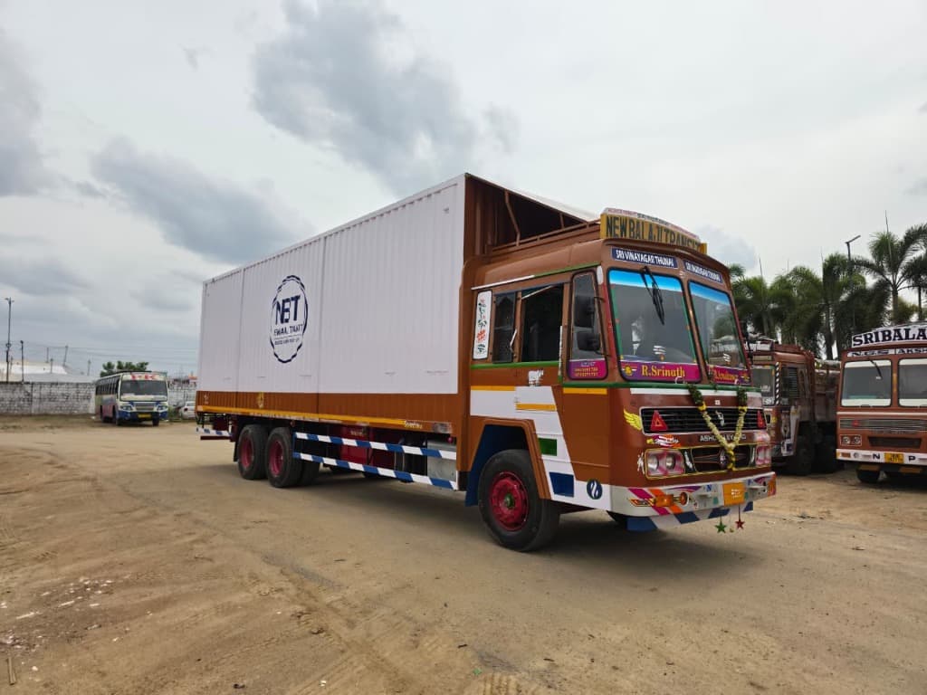 32FT MXL Container Truck
